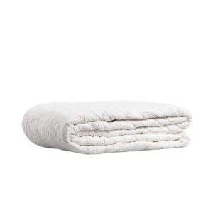 Narzuta CLUDO z pranej mikrofibry z kwiatowym haftem 200×220 cm HOMLA 930308 Narzuta CLUDO z pranej mikrofibry z kwiatowym haftem 200×220 cm HOMLA 930308